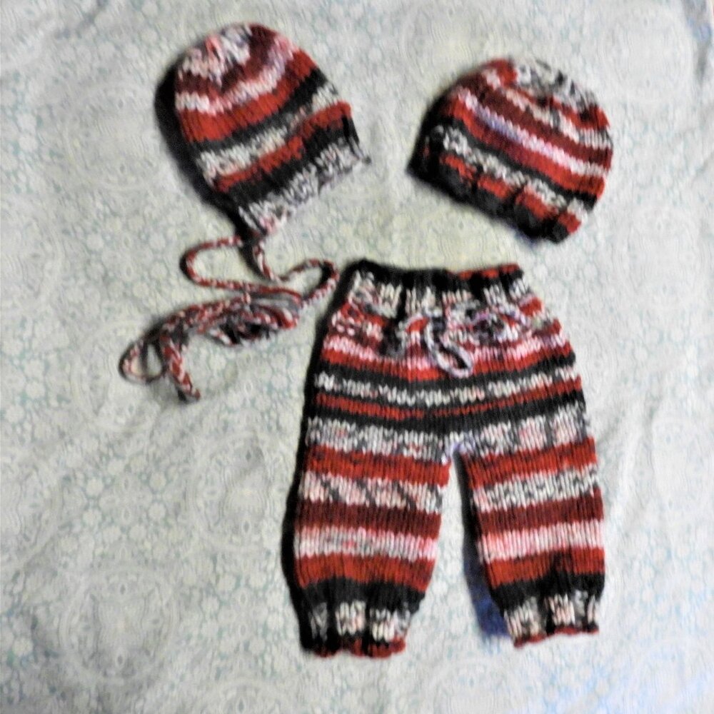 Newborn Christmas Baby Photo Props - Pants and 2 Beanies